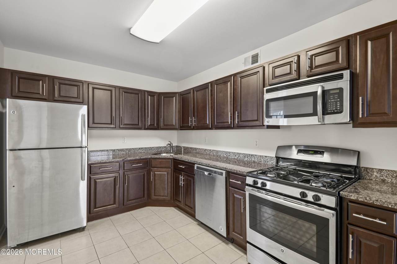 1403 Plymouth Road - Photo 1