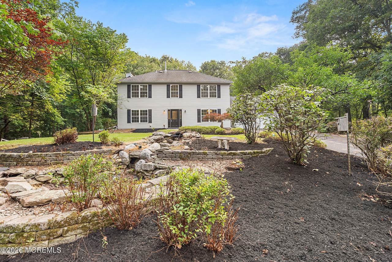 569 Buttonwood Drive - Photo 1