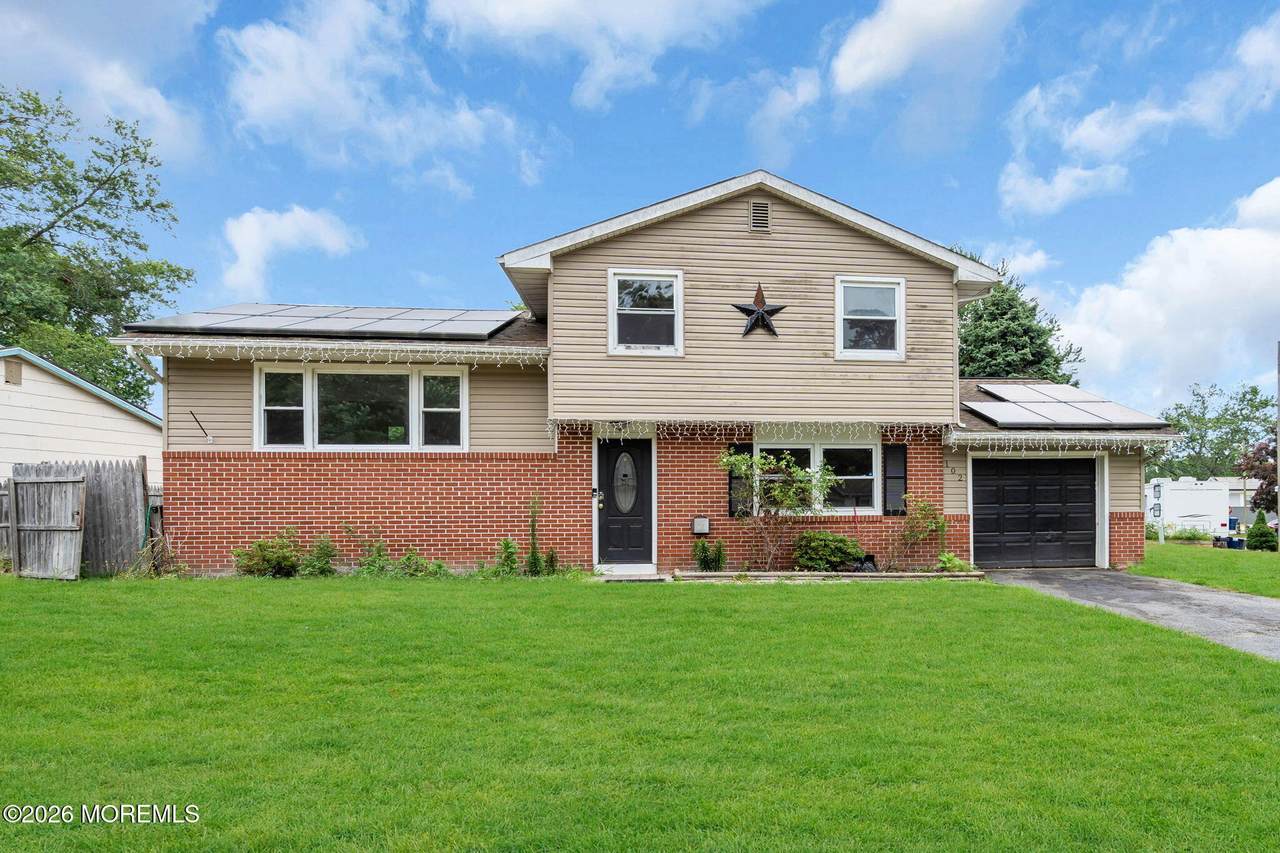 102 Buckhorn Lake Court - Photo 1