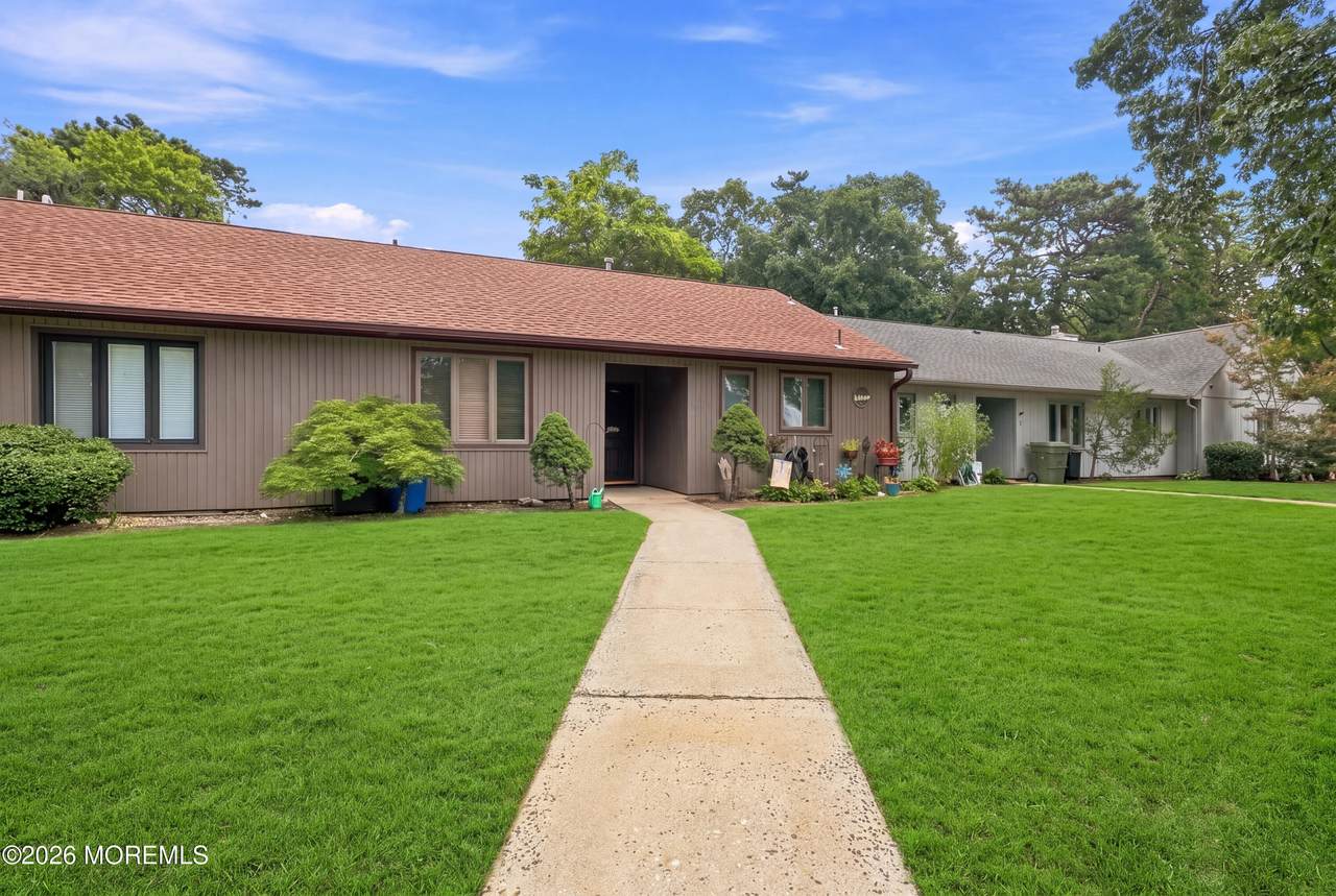 203 Clipper Court - Photo 1