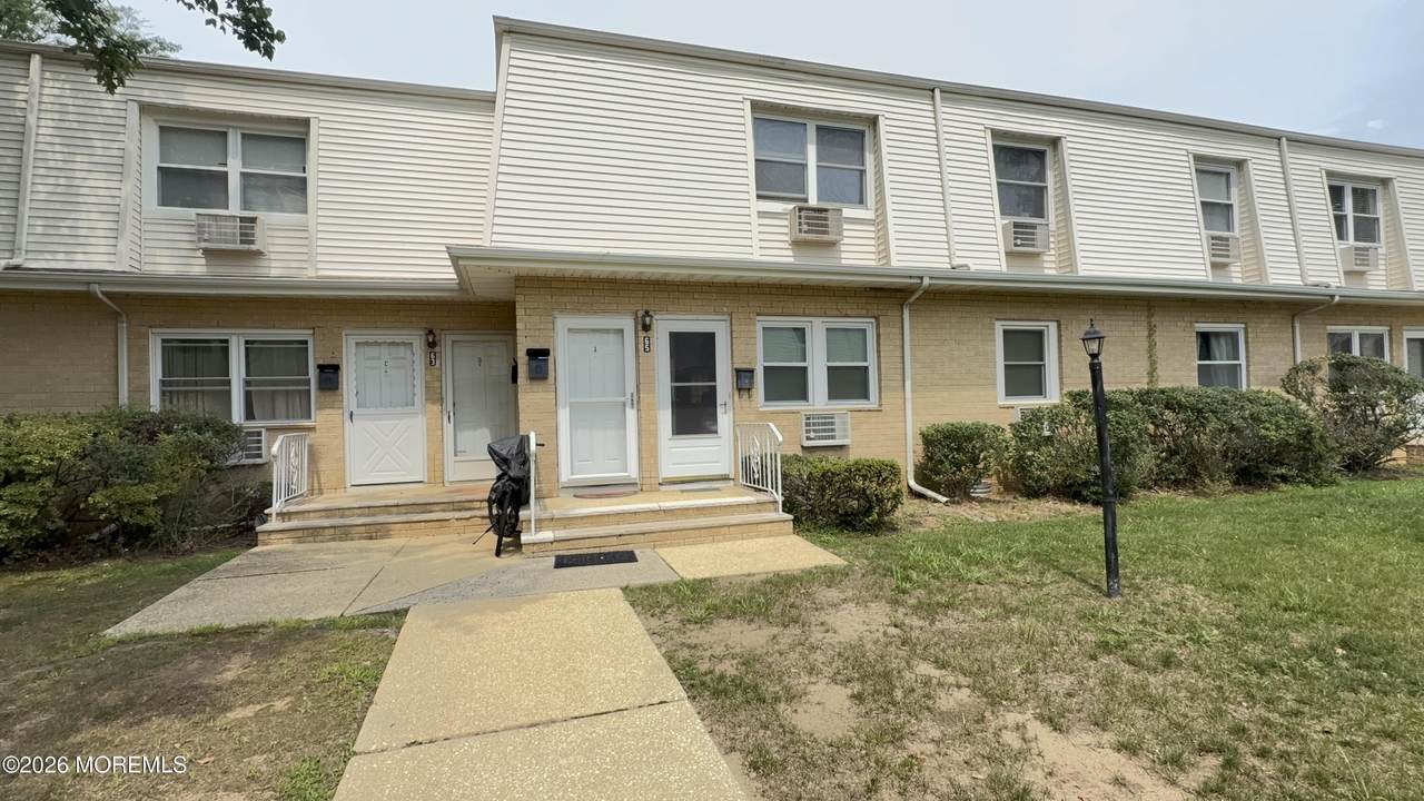 65 White Street - Photo 1