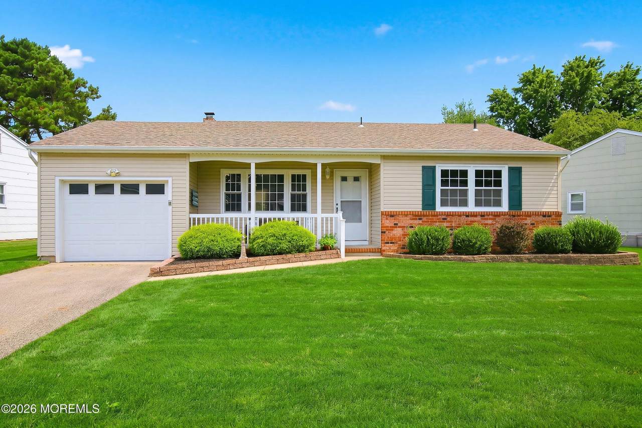 162 Castleton Drive - Photo 1