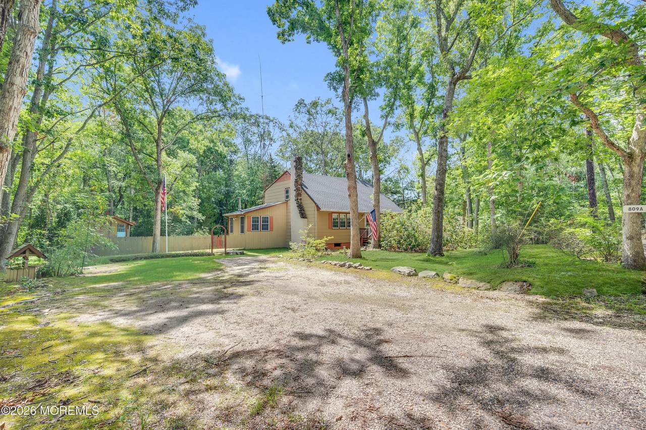 809 A Bay Avenue - Photo 1