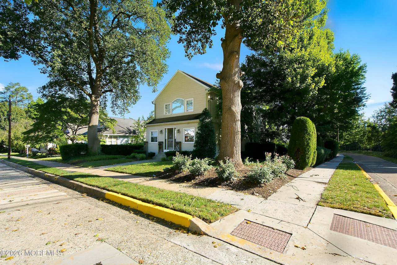 245 Cedarcroft Avenue - Photo 1