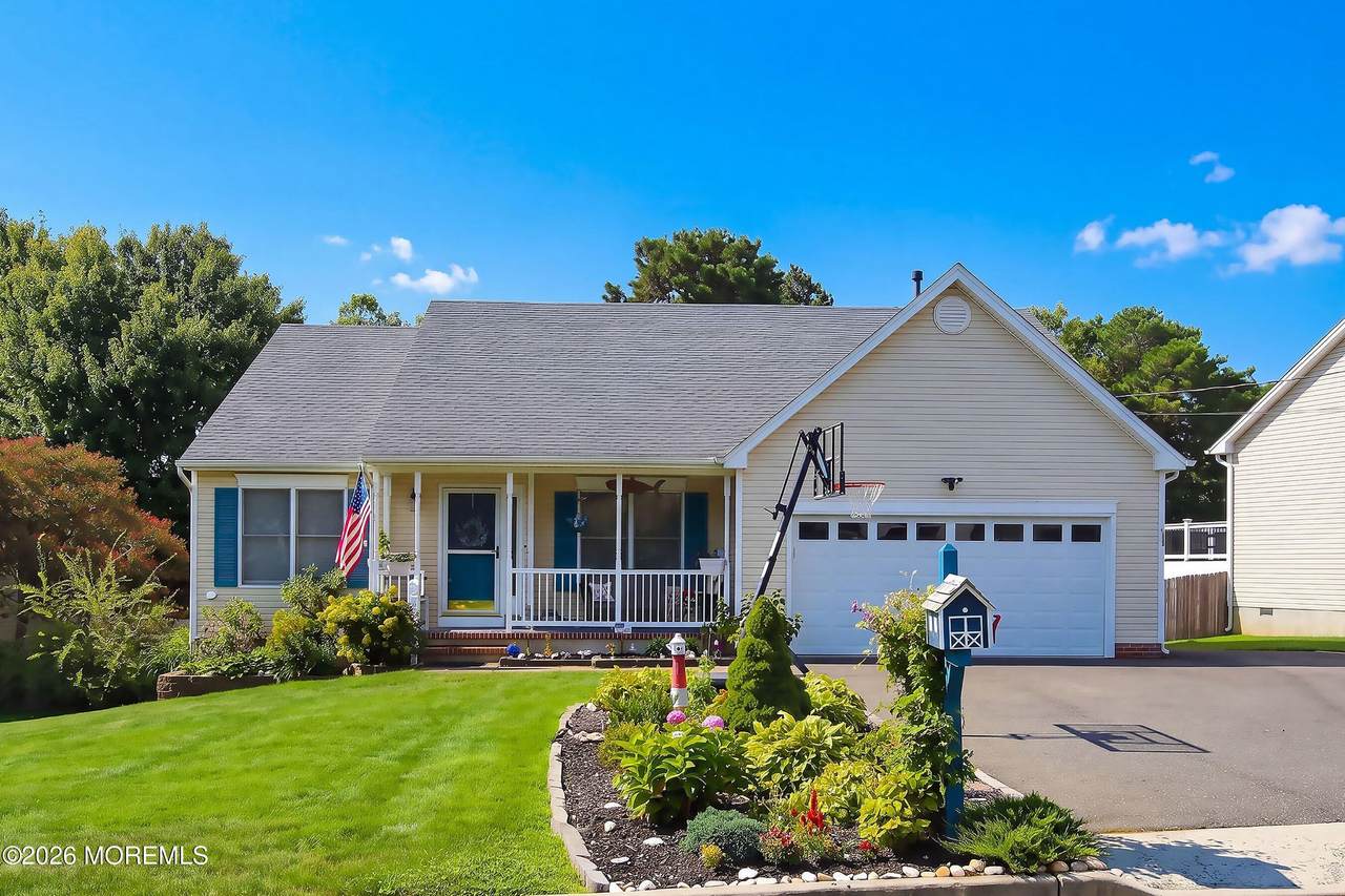 133 Mooring Road - Photo 1