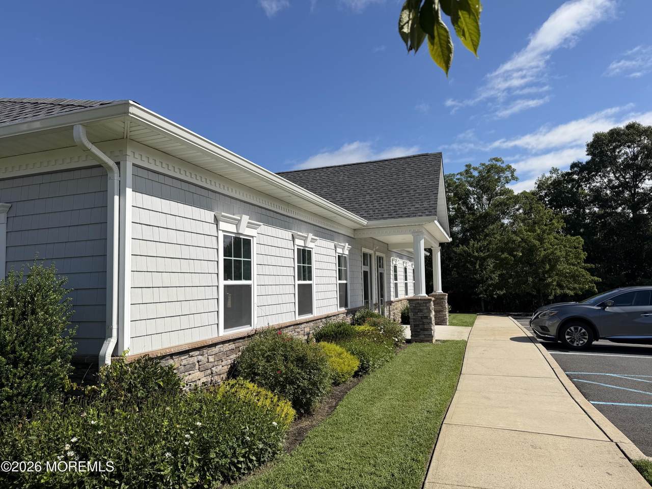 https://bt-photos.global.ssl.fastly.net/monmouth/1280_boomver_2_22626206-2.jpg