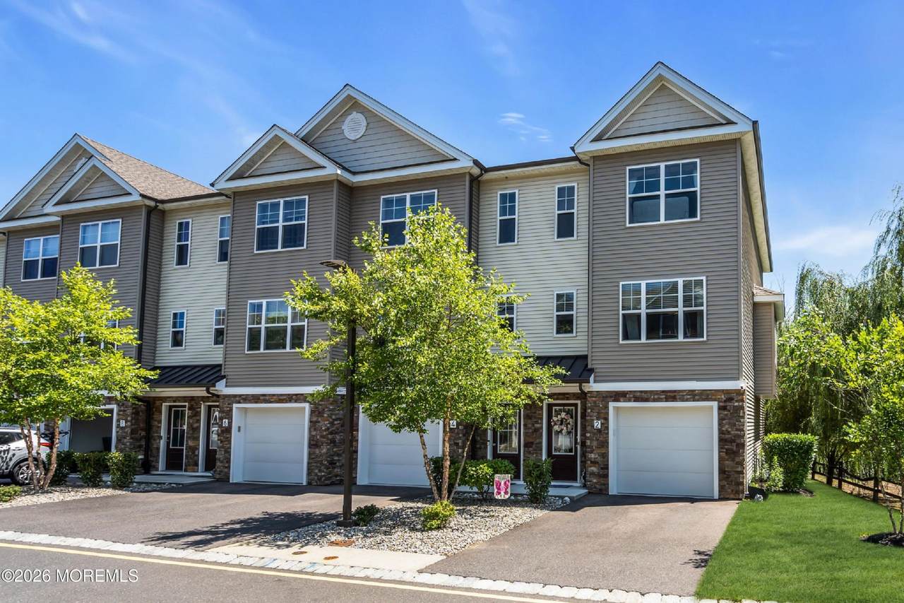 2 Berkeley Crossings Way - Photo 1