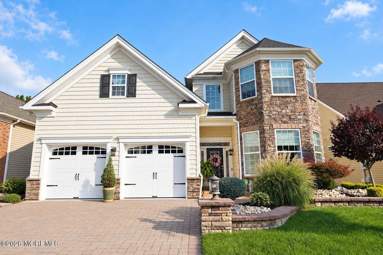 110 Sunset Drive - Photo 1