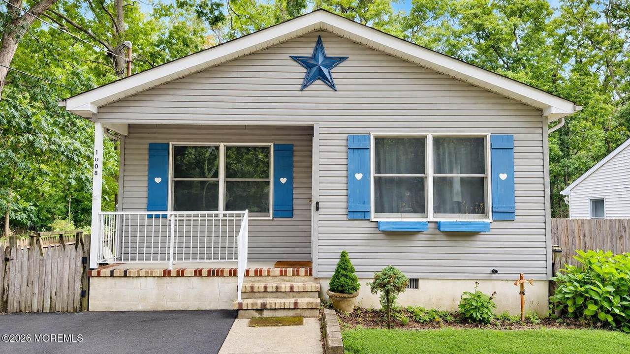 1008 Trenton Avenue - Photo 1