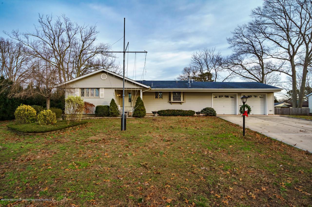 1829 Greenwood Road - Photo 1