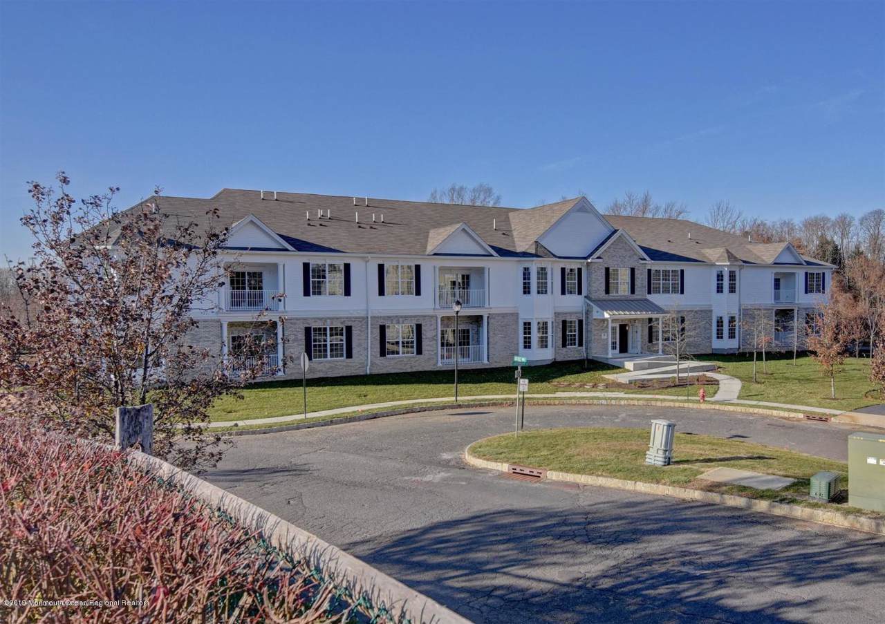 108 Canterbury Lane - Photo 1