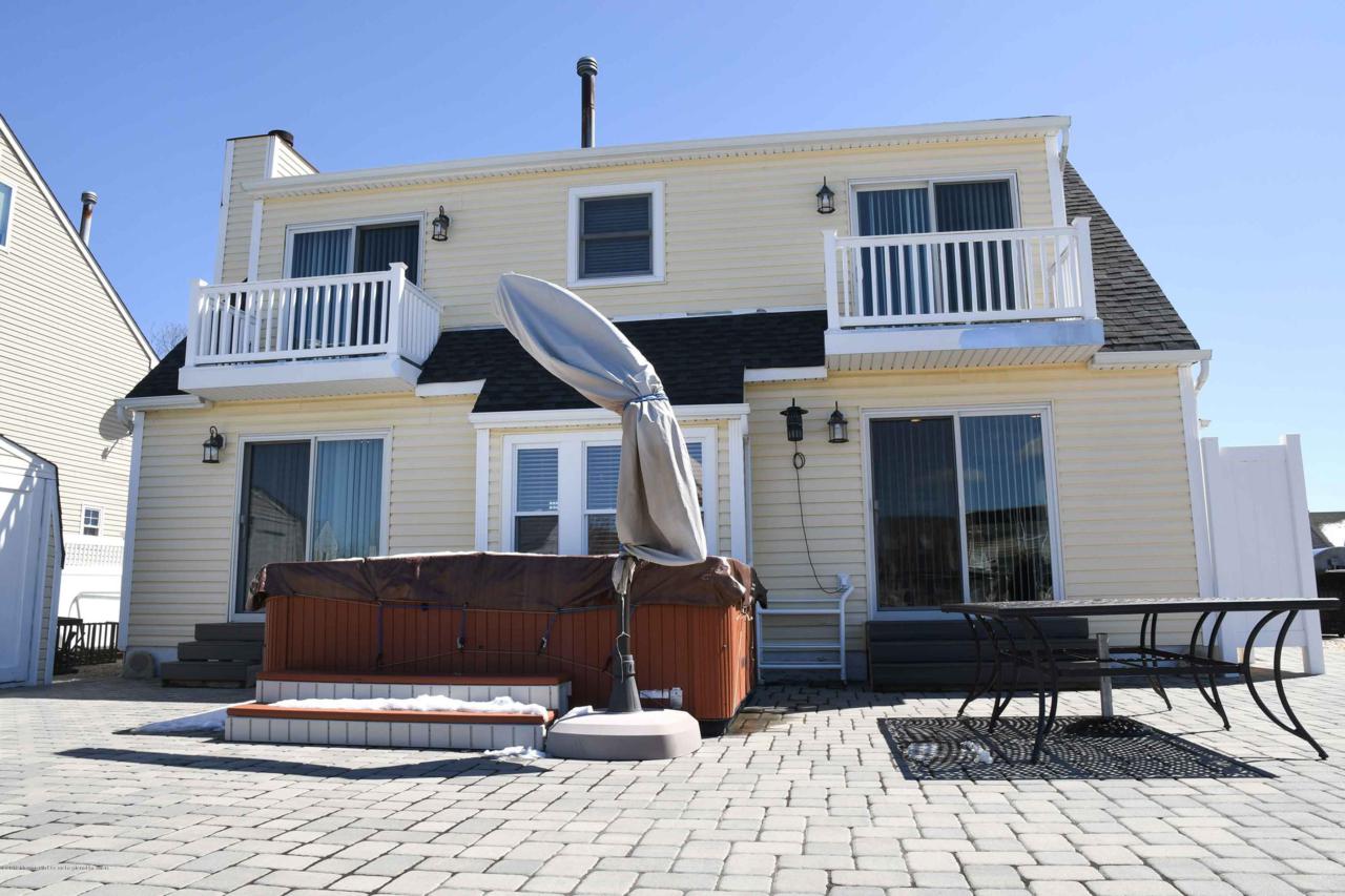 86 Topsail Court - Photo 1