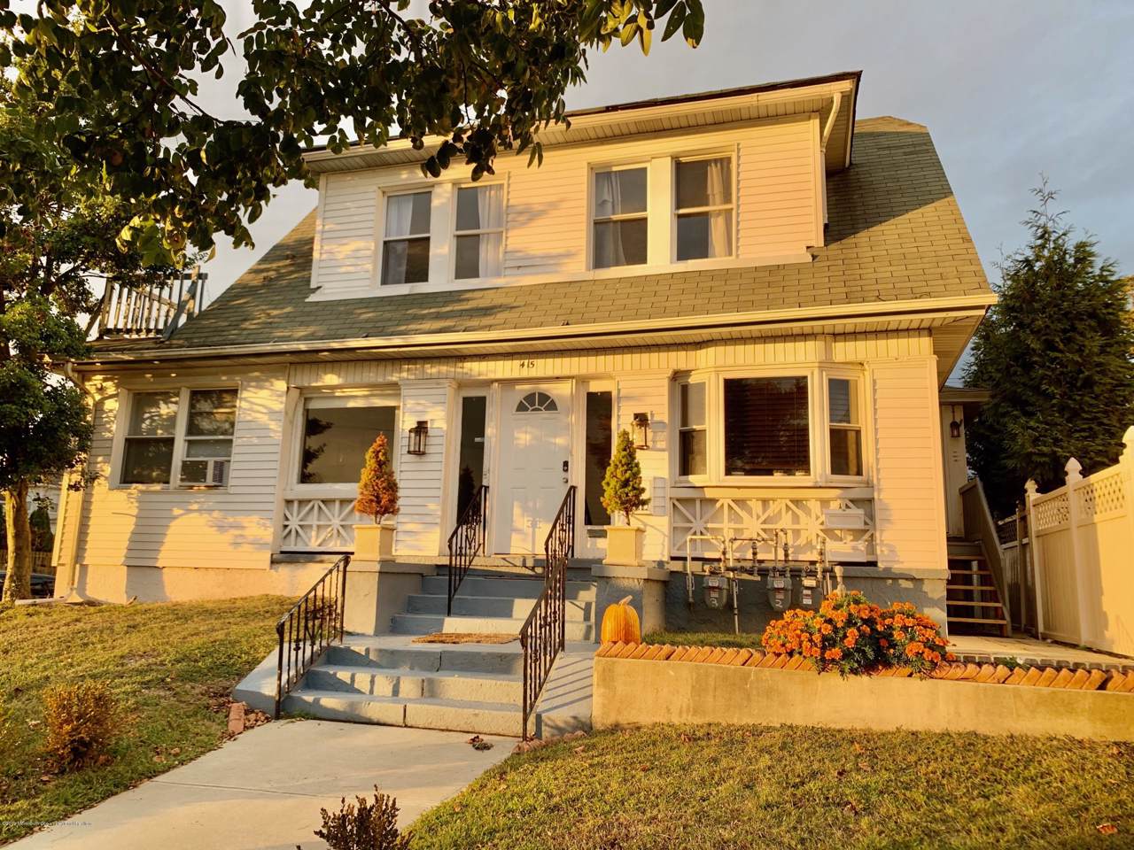 415 Sunset Avenue - Photo 1