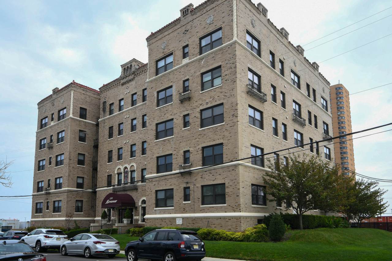 1700 Webb Street - Photo 1