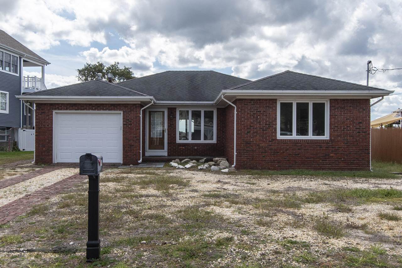149 Pinewood Road - Photo 1