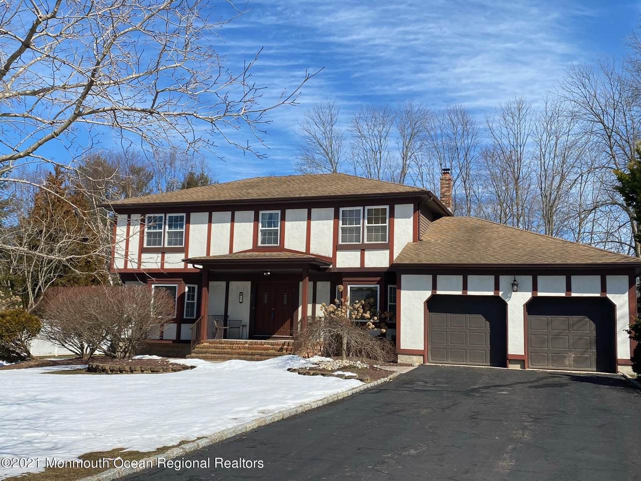 63 Thomas Drive - Photo 1