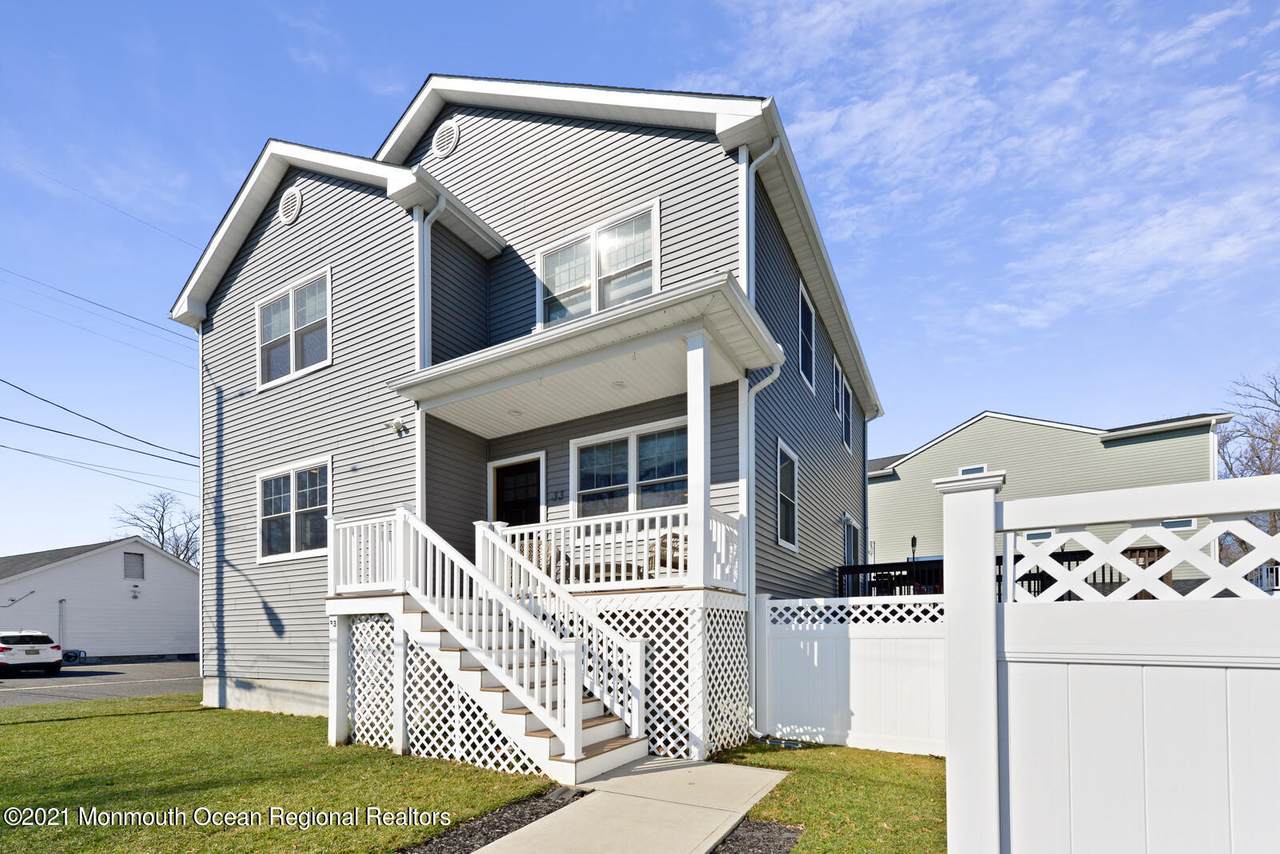 33 Shore Acres Avenue - Photo 1