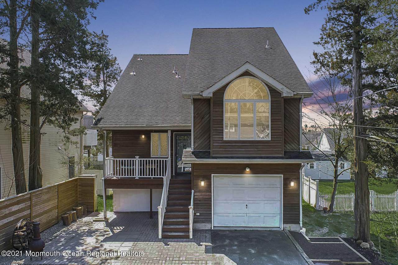 152 Hilltop Drive - Photo 1