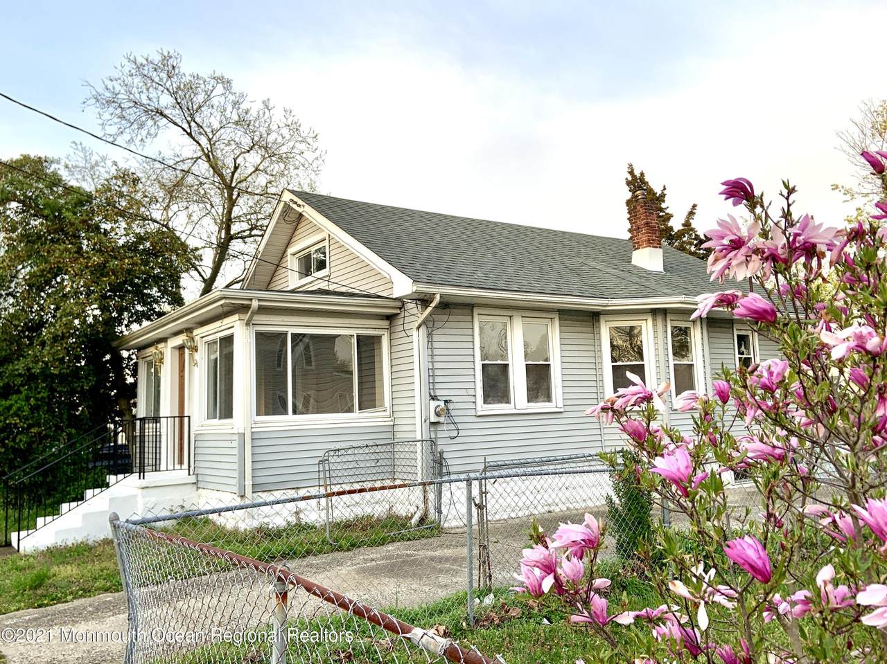 216 Linden Avenue - Photo 1