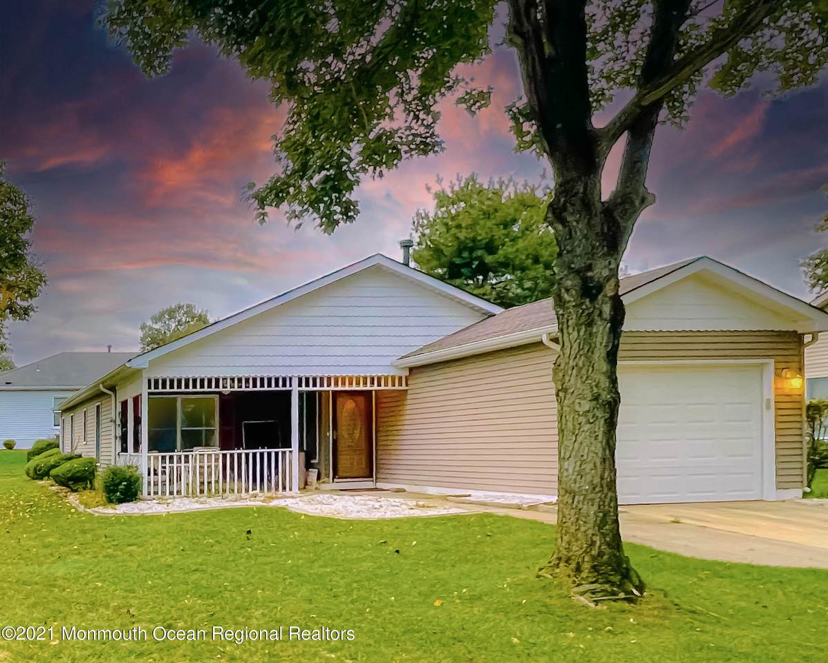 1854 Buttonwood Avenue - Photo 1