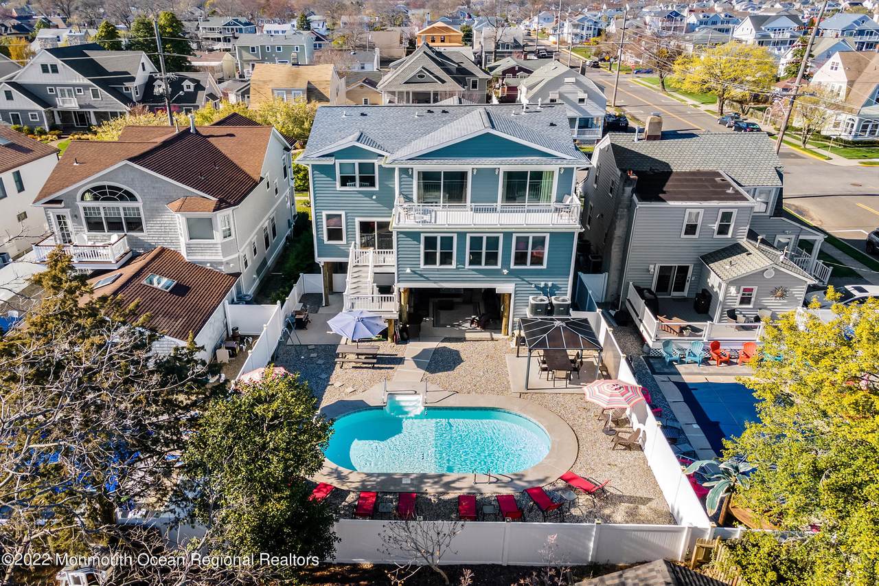 302 Atlantic Avenue - Photo 1