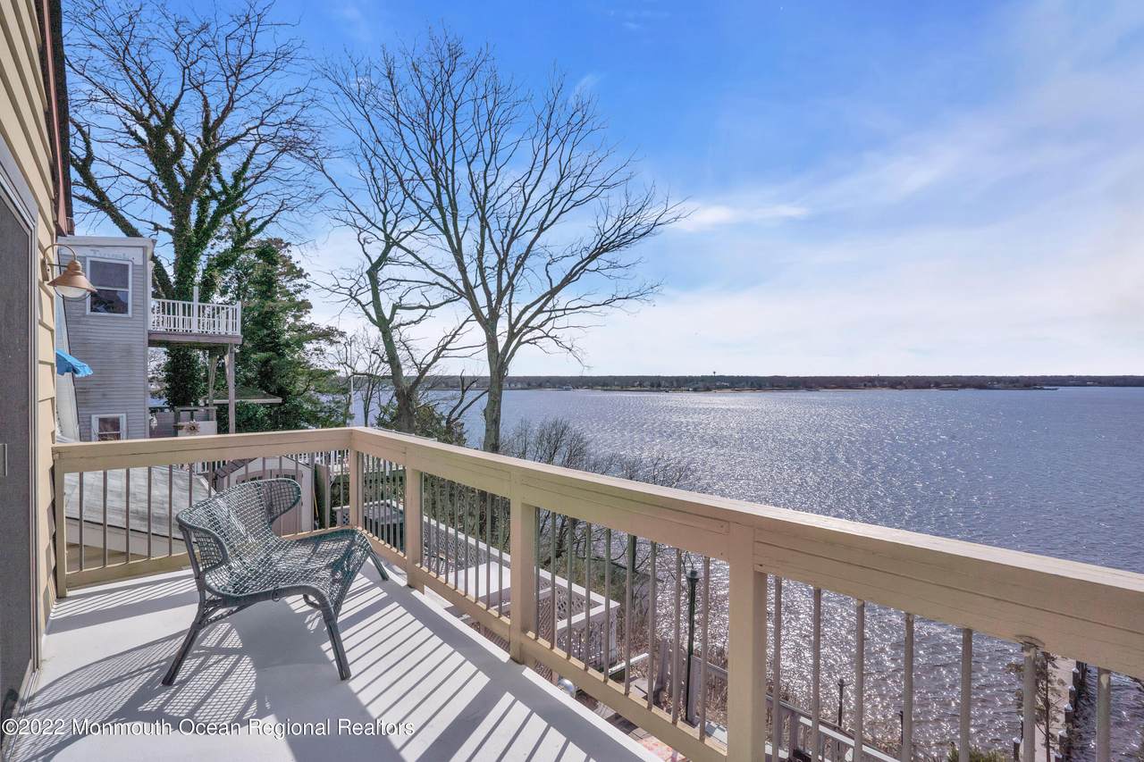 1430 Summit Avenue - Photo 1