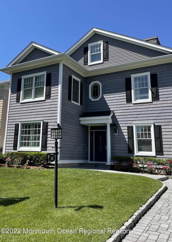 115 Chicago Boulevard - Photo 1