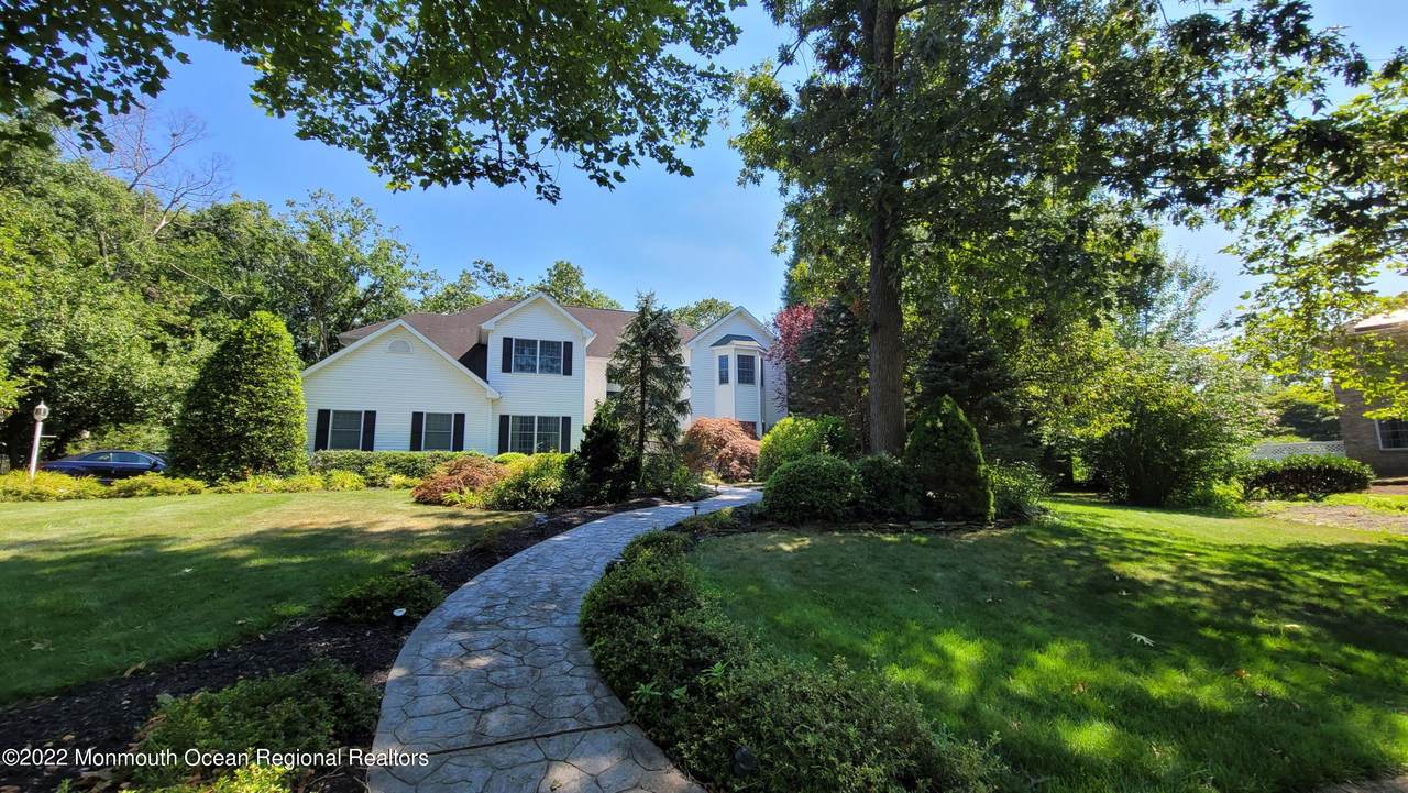 1577 Country Club Lane - Photo 1
