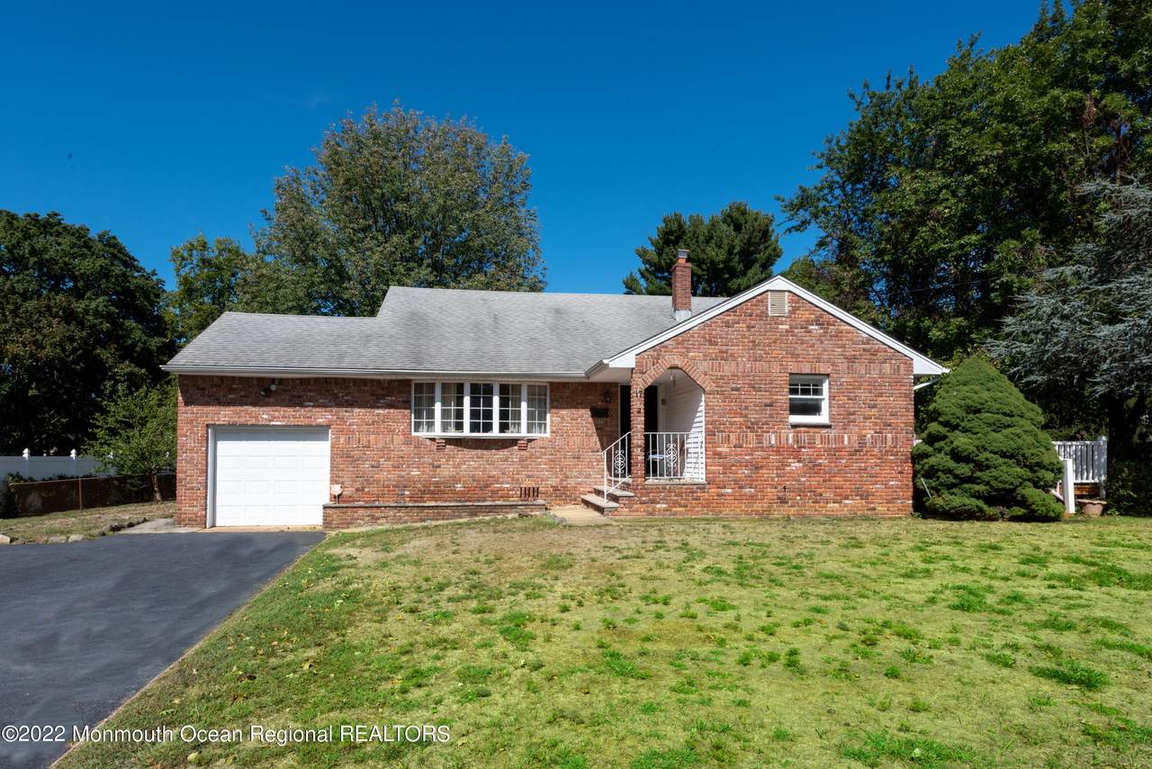17 Mayfair Road - Photo 1