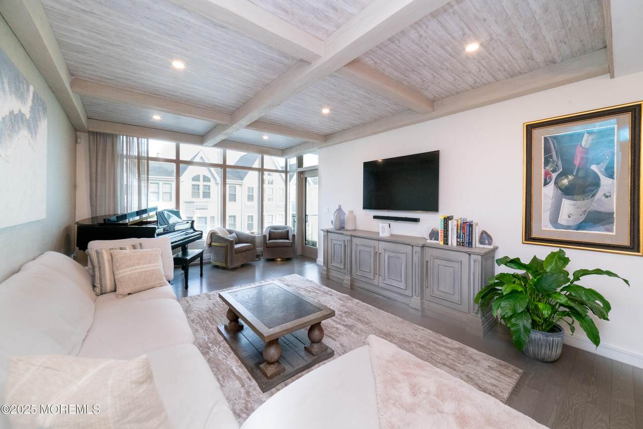 20 Melrose Terrace - Photo 1