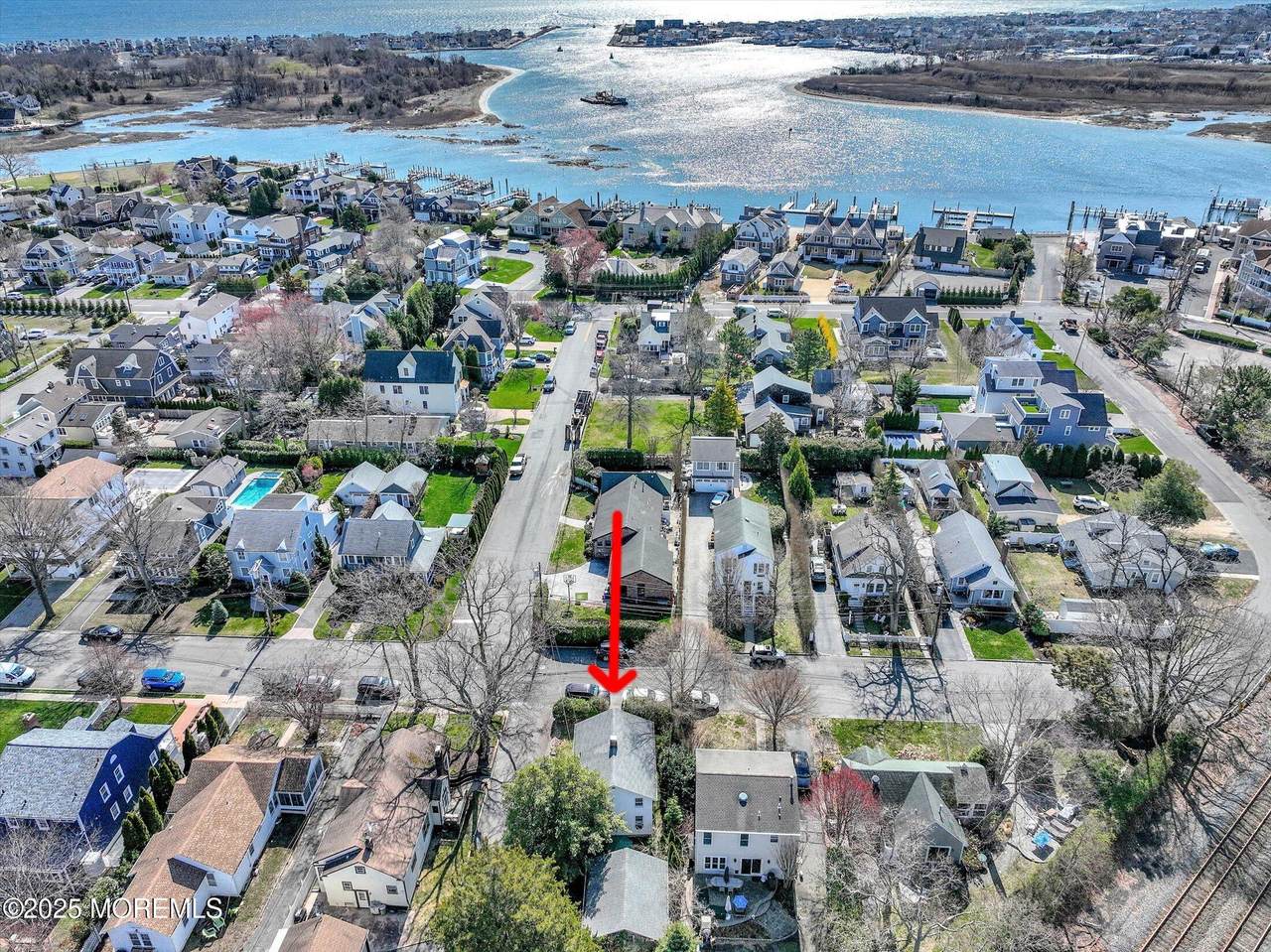 501 Leslie Avenue - Photo 1