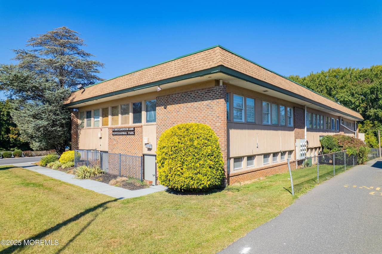 28 Throckmorton Lane - Photo 1