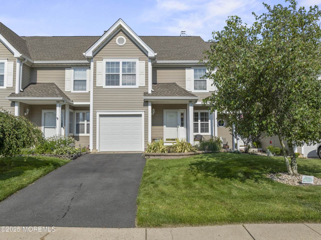 5205 Trotters Way - Photo 1