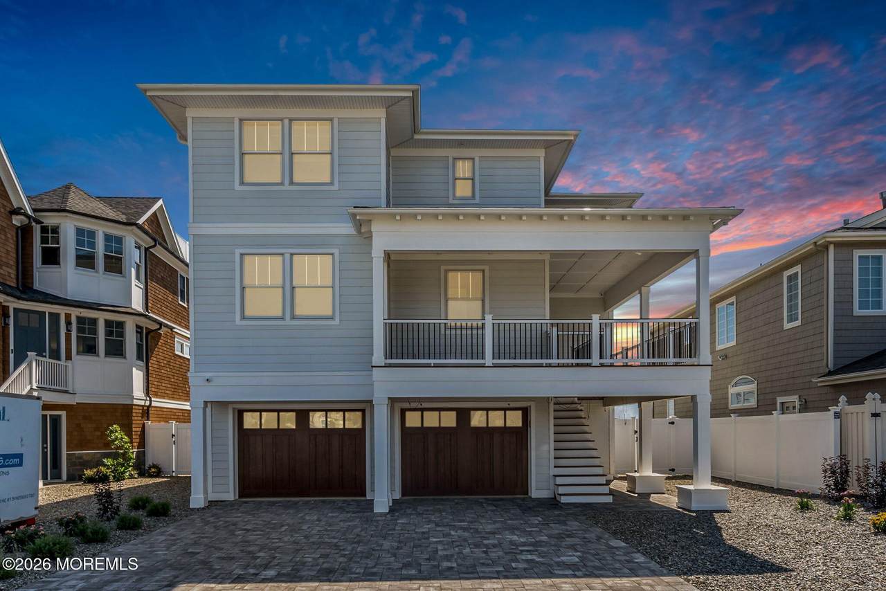 151 Pershing Boulevard - Photo 1