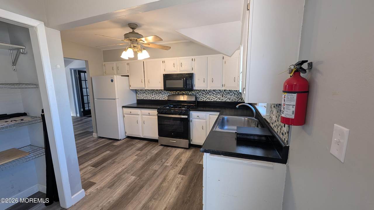 164 Port Monmouth Road - Photo 1