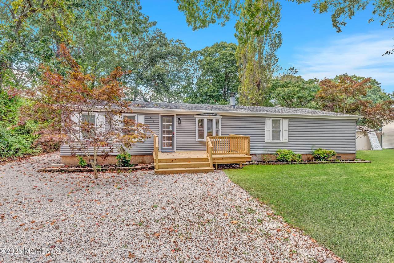 426 7th Street - Photo 1