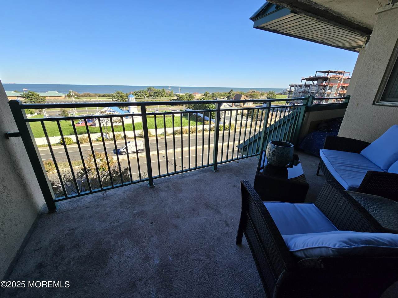 422 Ocean Boulevard - Photo 1