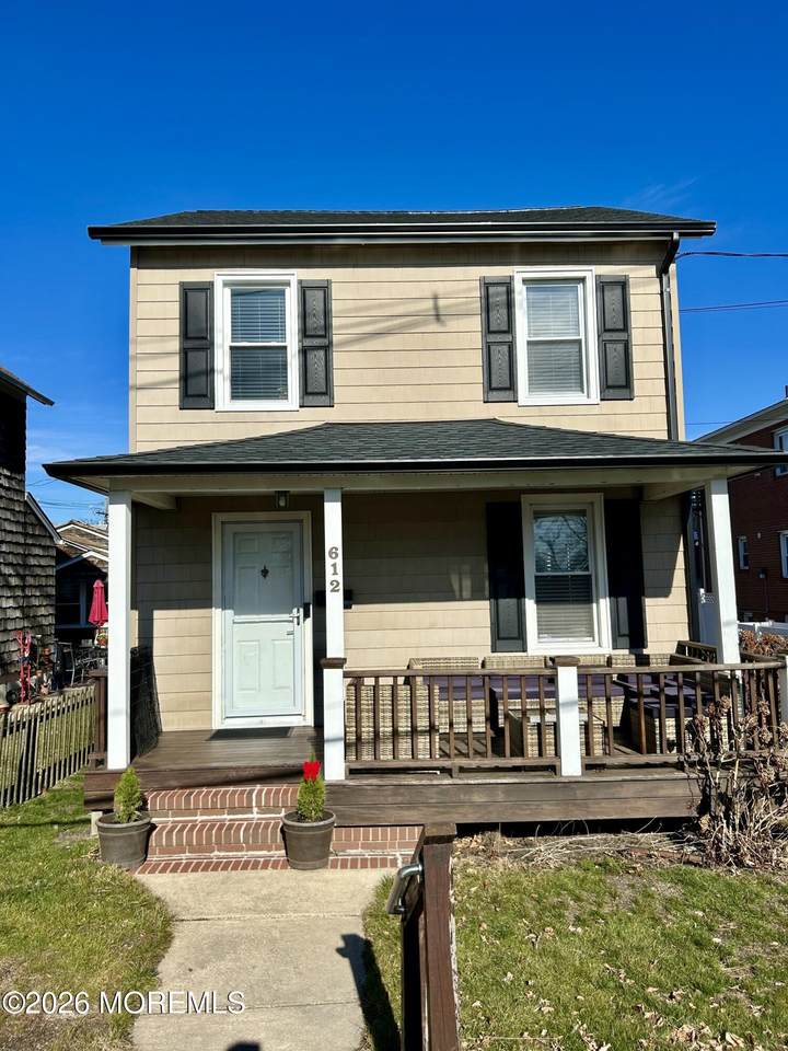 612 Sylvania Avenue - Photo 1