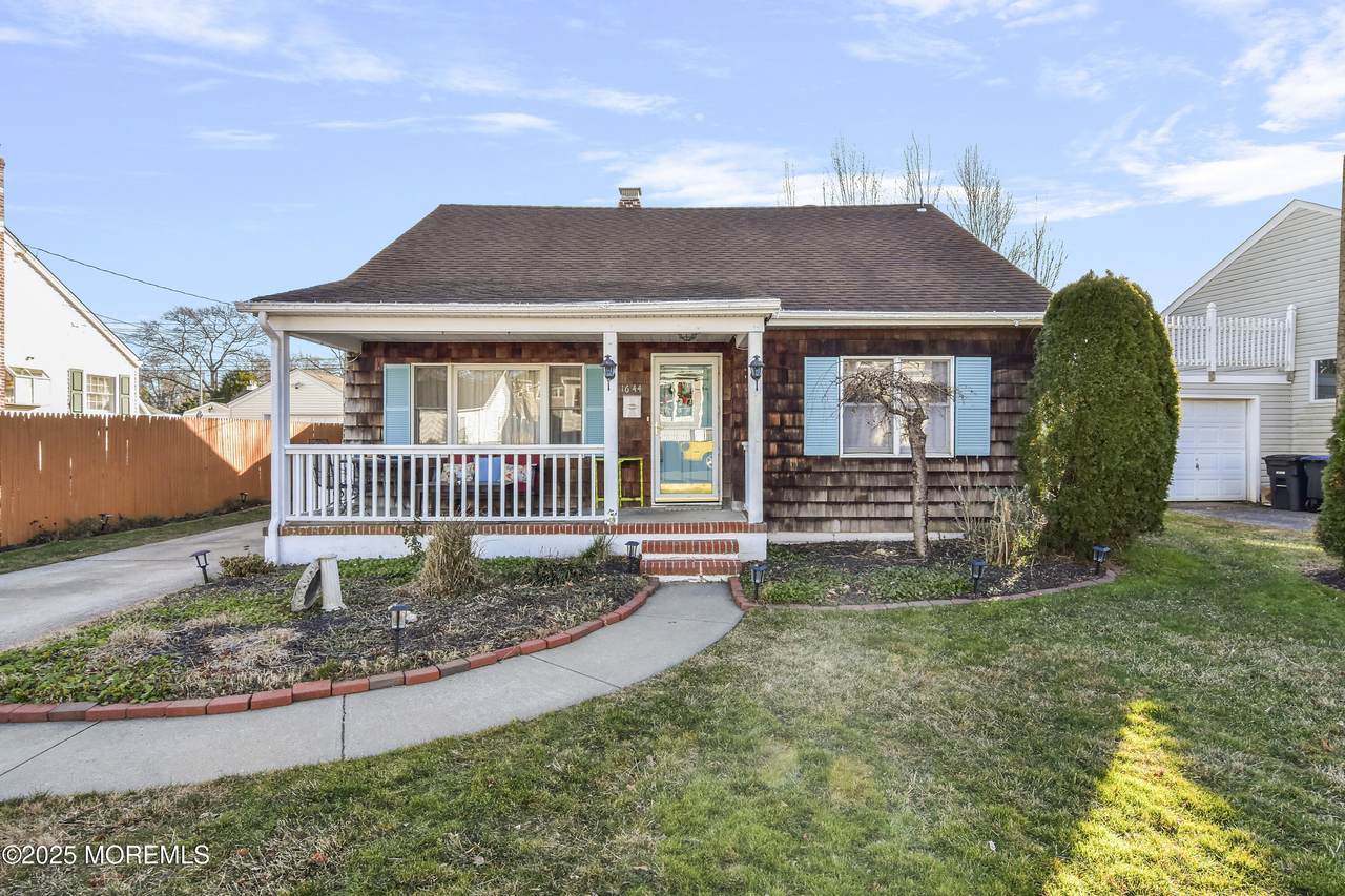 1644 Riverview Terrace - Photo 1