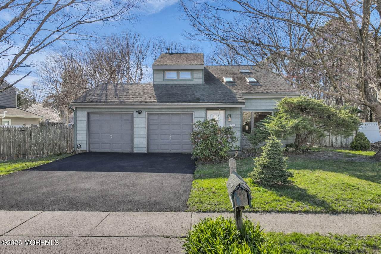 521 Dorothy Place - Photo 1