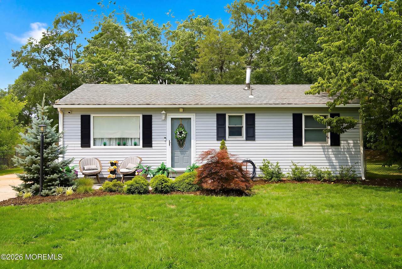 17 Locust Road - Photo 1