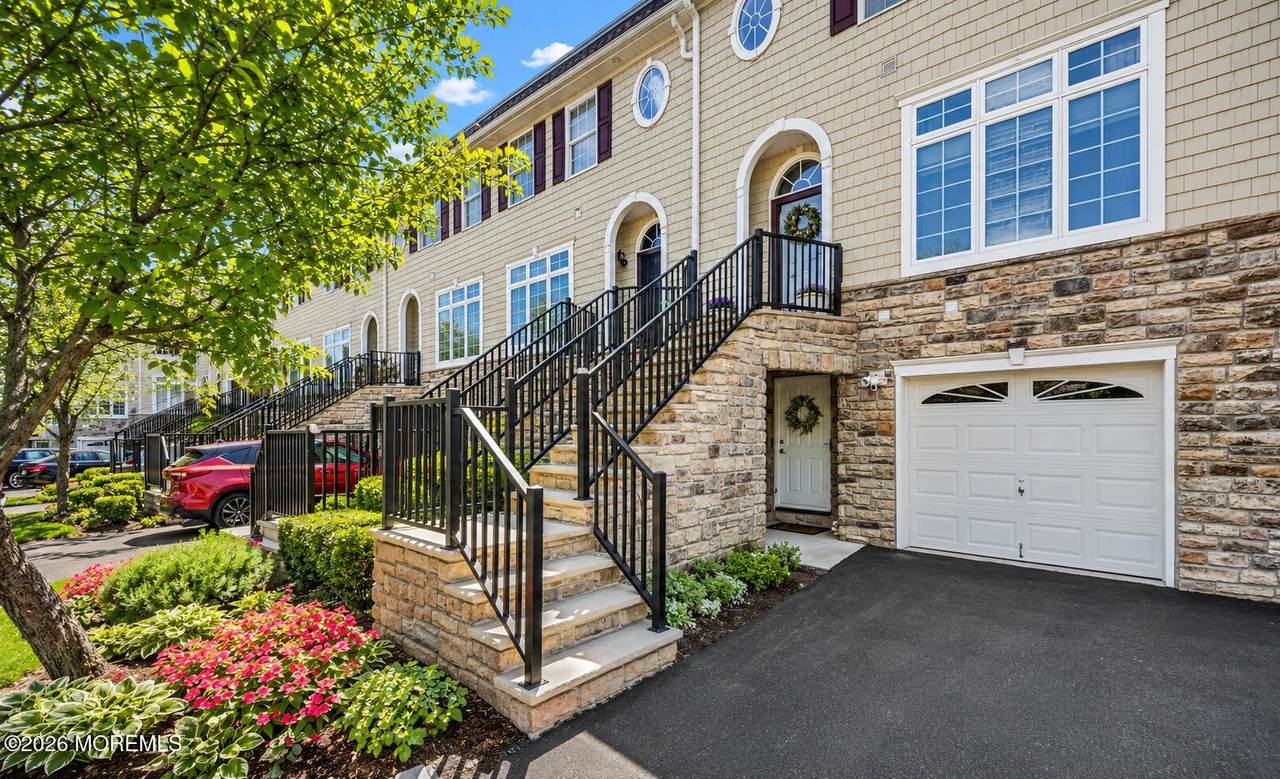 12 Sandra Court - Photo 1