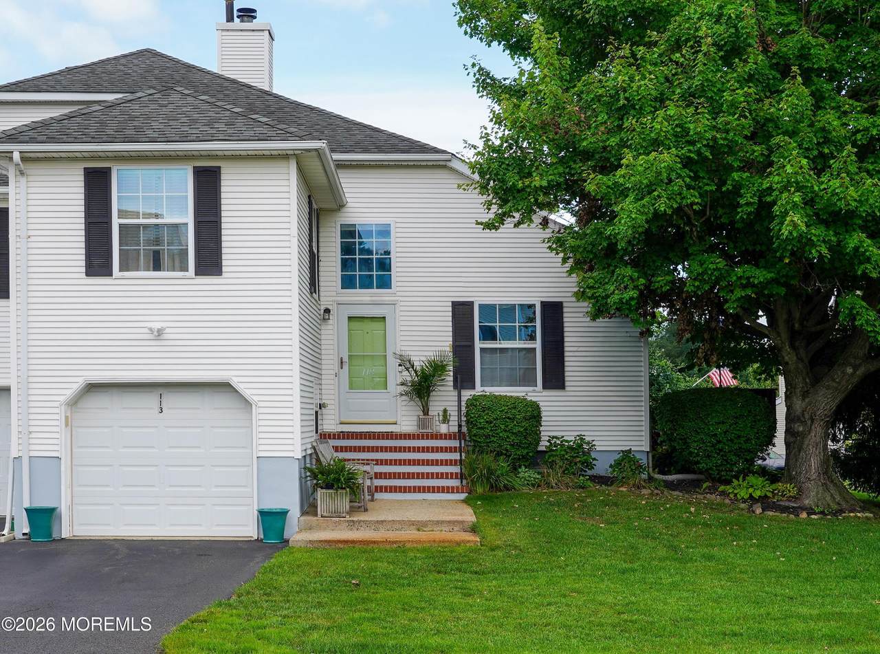 113 Racquet Road - Photo 1