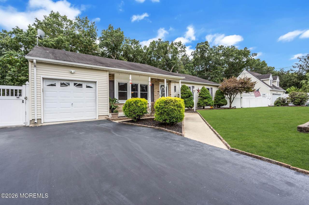 143 Lakewood Avenue - Photo 1
