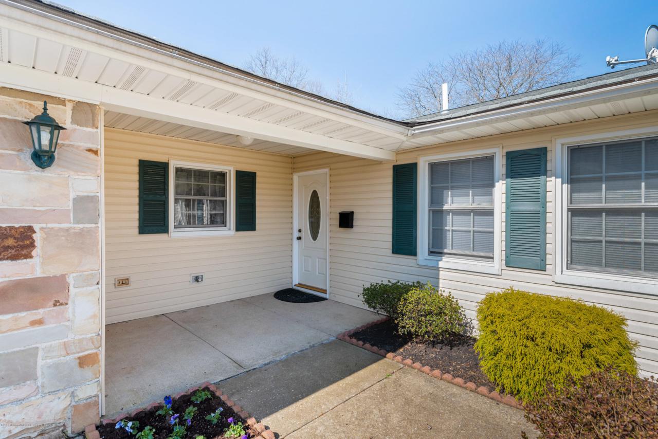 60 Idlewild Lane - Photo 1
