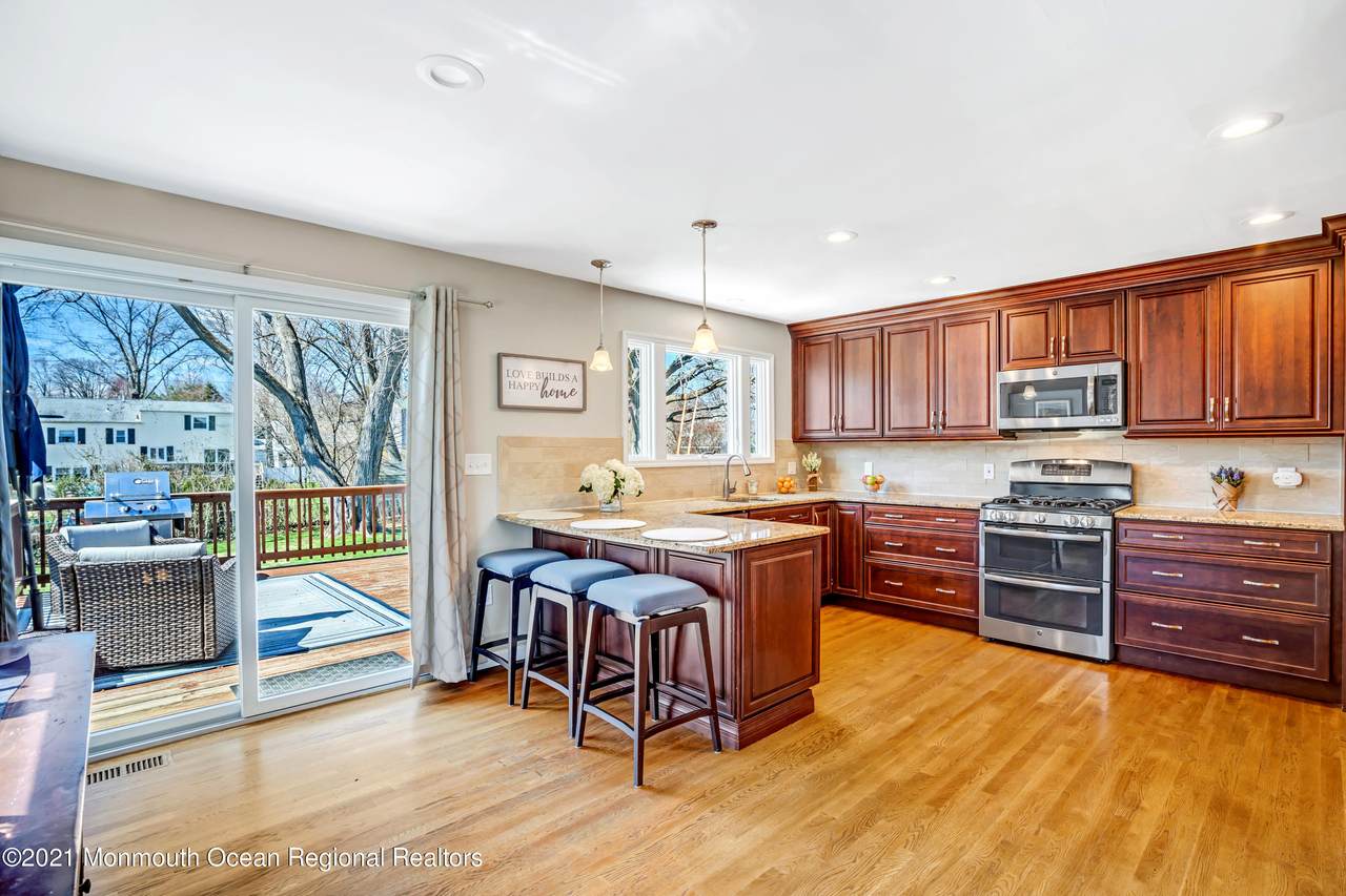 28 Spruce Drive - Photo 1