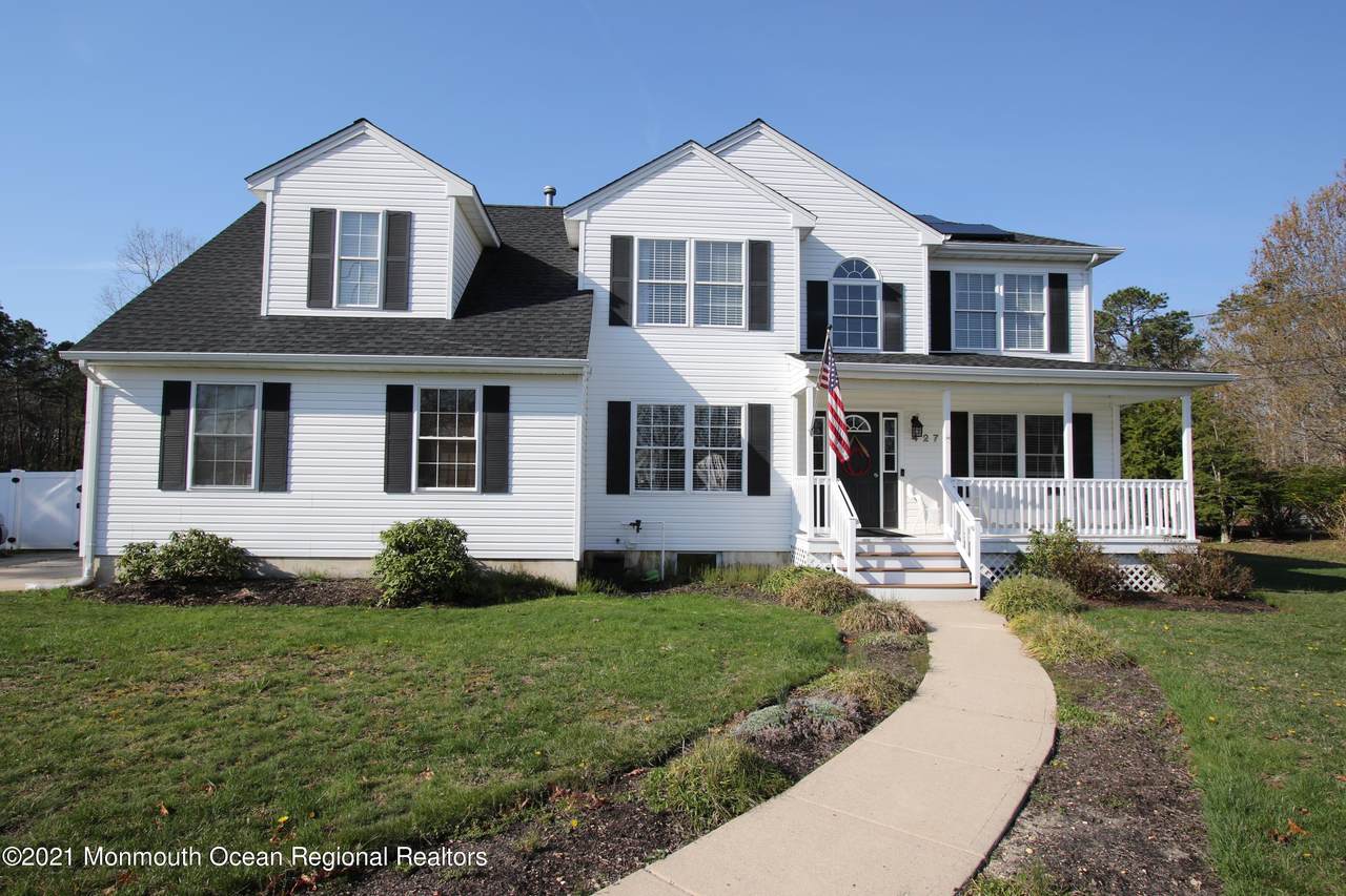 427 Oak Avenue - Photo 1