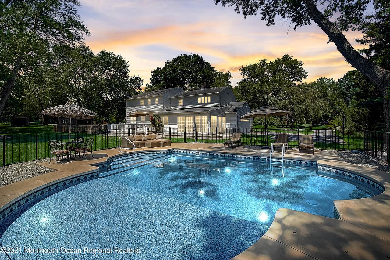 9 Colonial Terrace - Photo 1