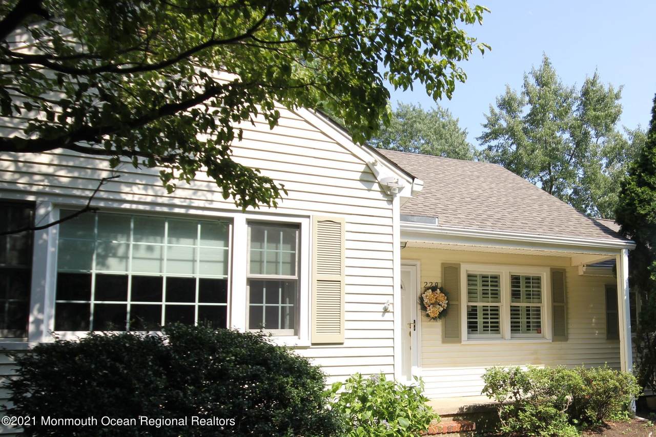 220 Middletown Lincroft Road - Photo 1