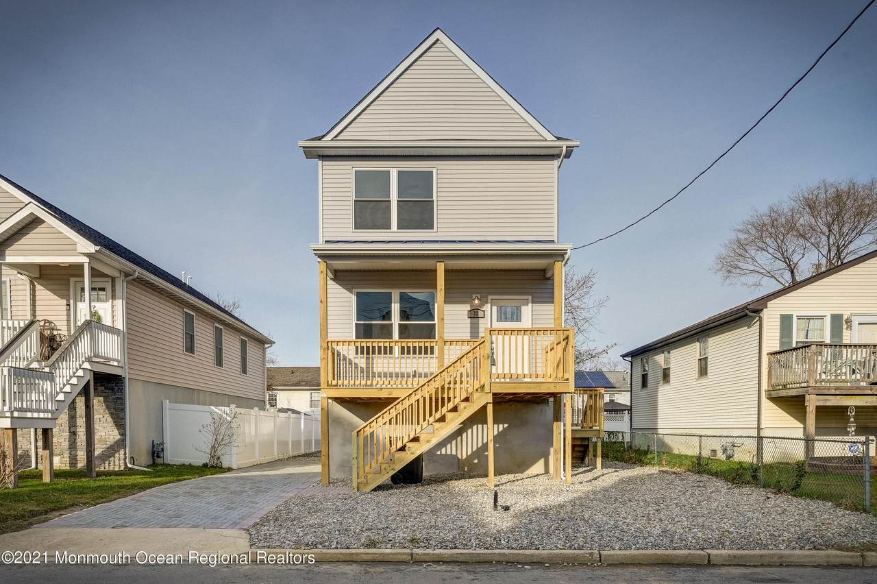 32 Brainard Avenue - Photo 1